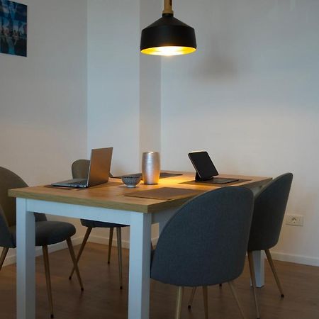 Chronos Apartment - Modern And Stylish 티미쇼아라 외부 사진