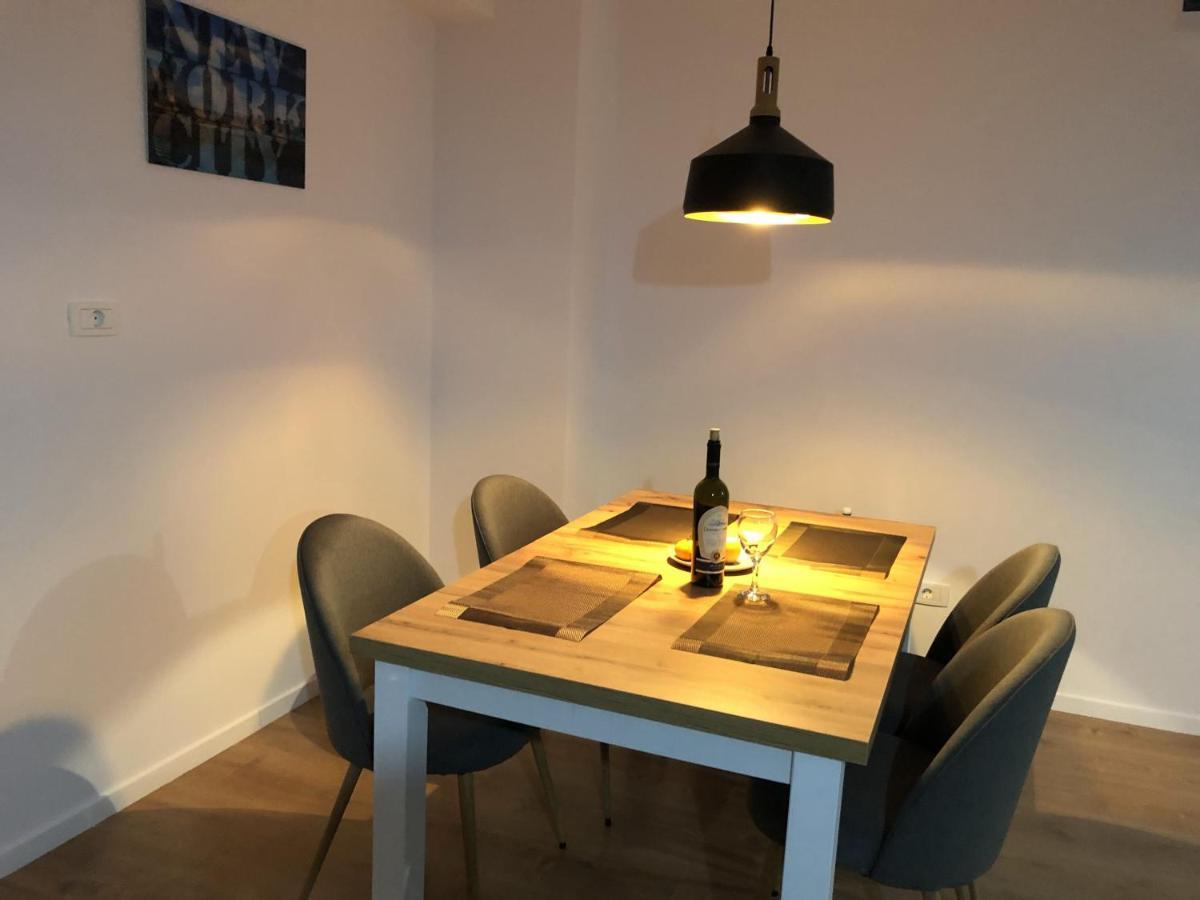 Chronos Apartment - Modern And Stylish 티미쇼아라 외부 사진
