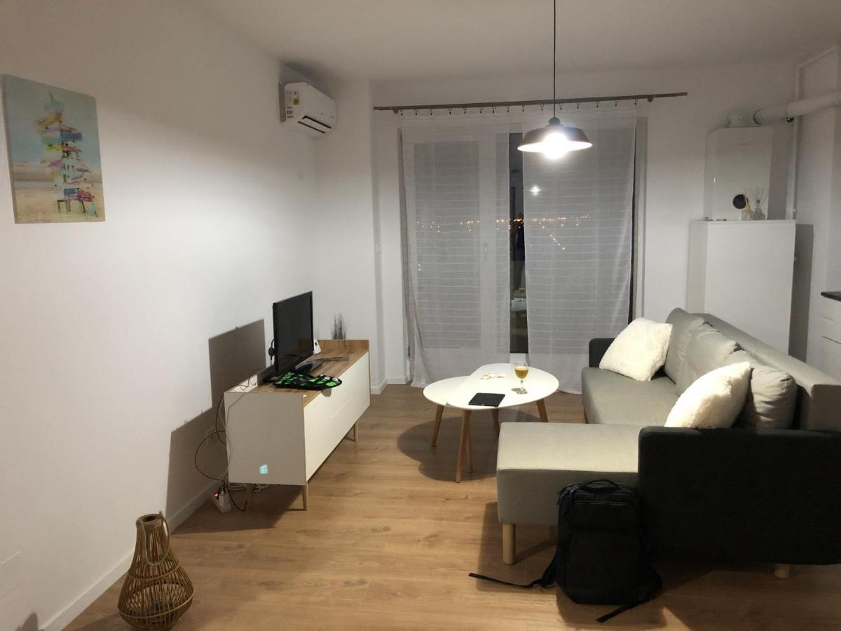 Chronos Apartment - Modern And Stylish 티미쇼아라 외부 사진